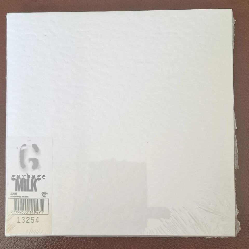 Garbage - Milk. 7" Vinyl Single New Sealed SX1494 1996 Hologram Sleeve  - Image 2 of 2
