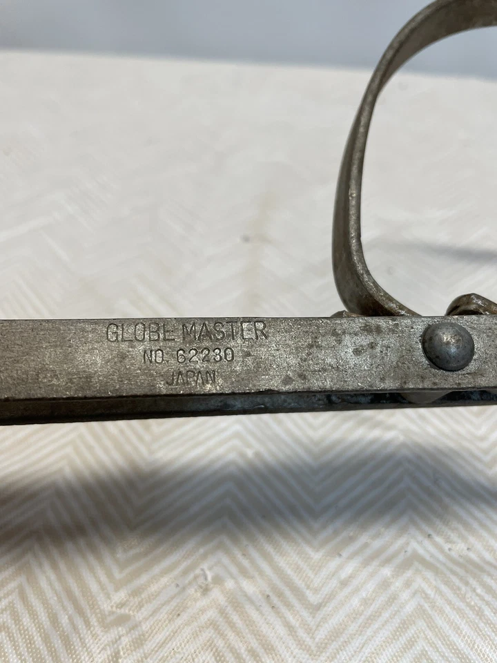 Llave de filtro de aceite con correa de metal vintage Globe Master 62230 Japón Foto 3 de 3