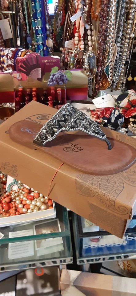 NAUGHTY MONKEY BLACK LEATHER bling BEADED THONG FLAT SANDALS loving u 9 M - Image 4 of 4