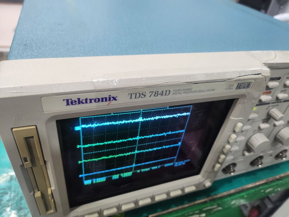 Tektronix TDS784D Digital Phosphor Oscilloscope for sale Tektronix TDS784D Digital Phosphor Oscilloscope for sale