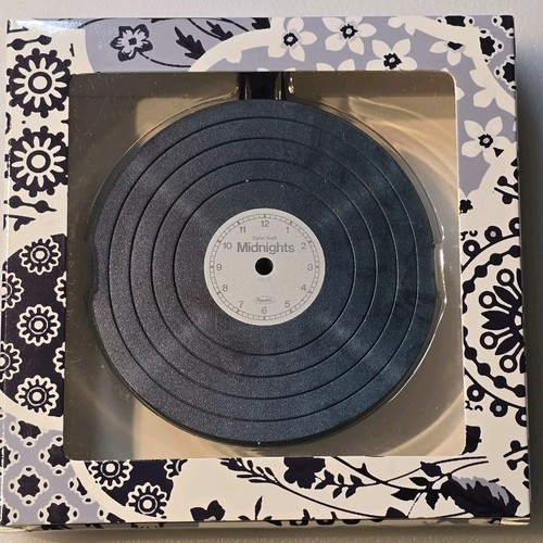 TAYLOR SWIFT/FEARLESS/T'S Version/CASSETTE X 2/PLUS MIDNIGHTS JADE ORNAMENT π - Picture 10 of 20