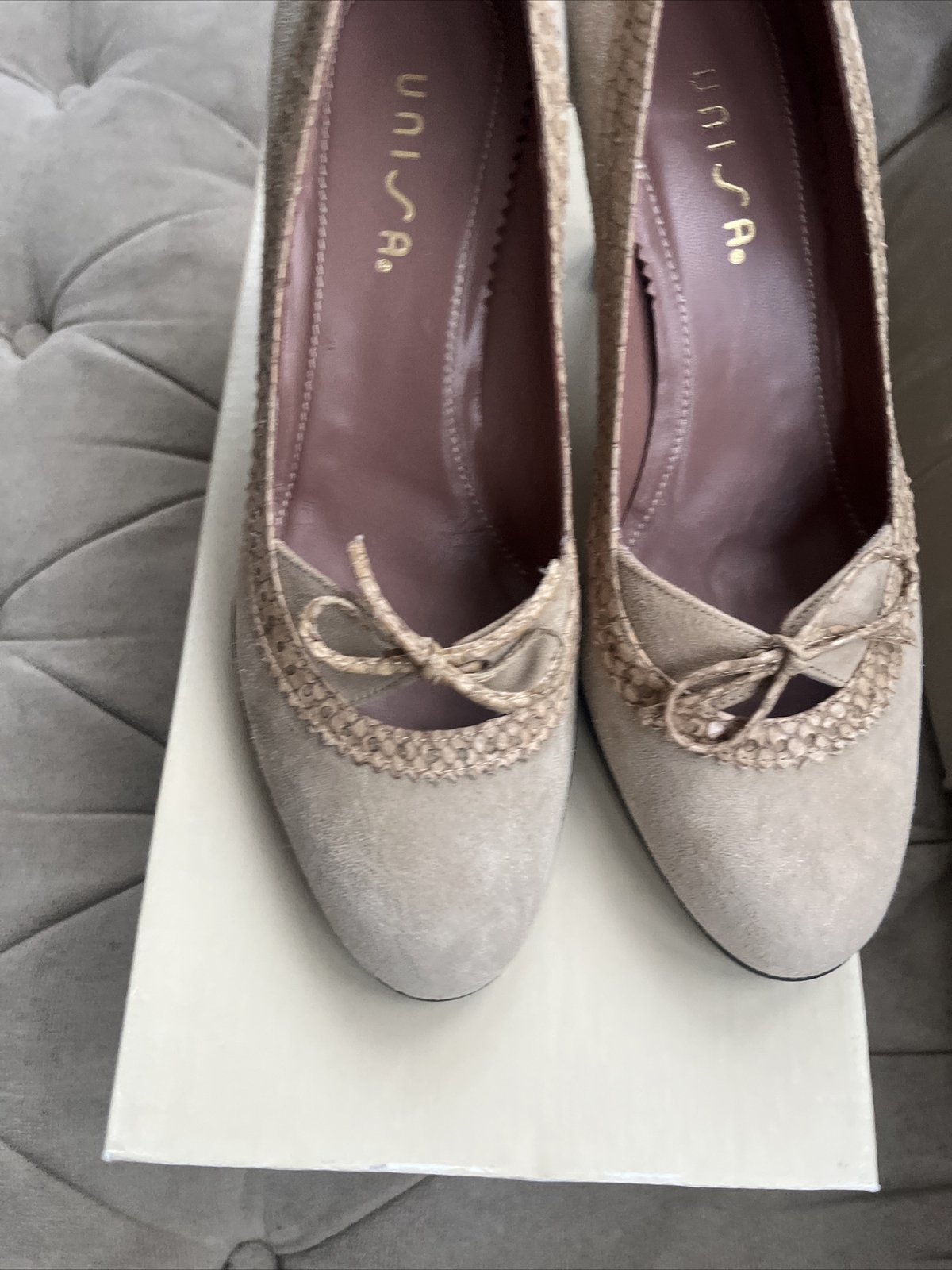 Women’s Brand New Cream Court Shoes From Unisa Size 4 Kids Suede Sandy