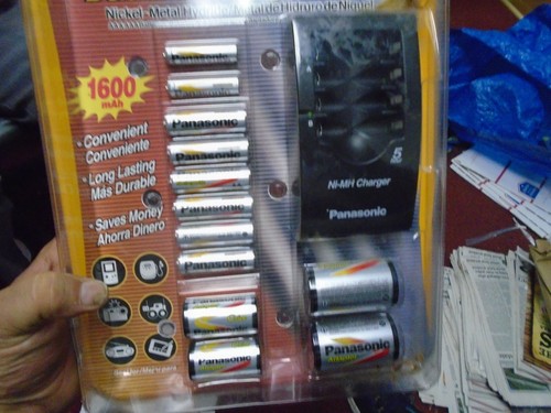 Panasonic Ni-MH CHARGER & Batteries Deluxe set BQ-345ASB/8k - Picture 1 of 3