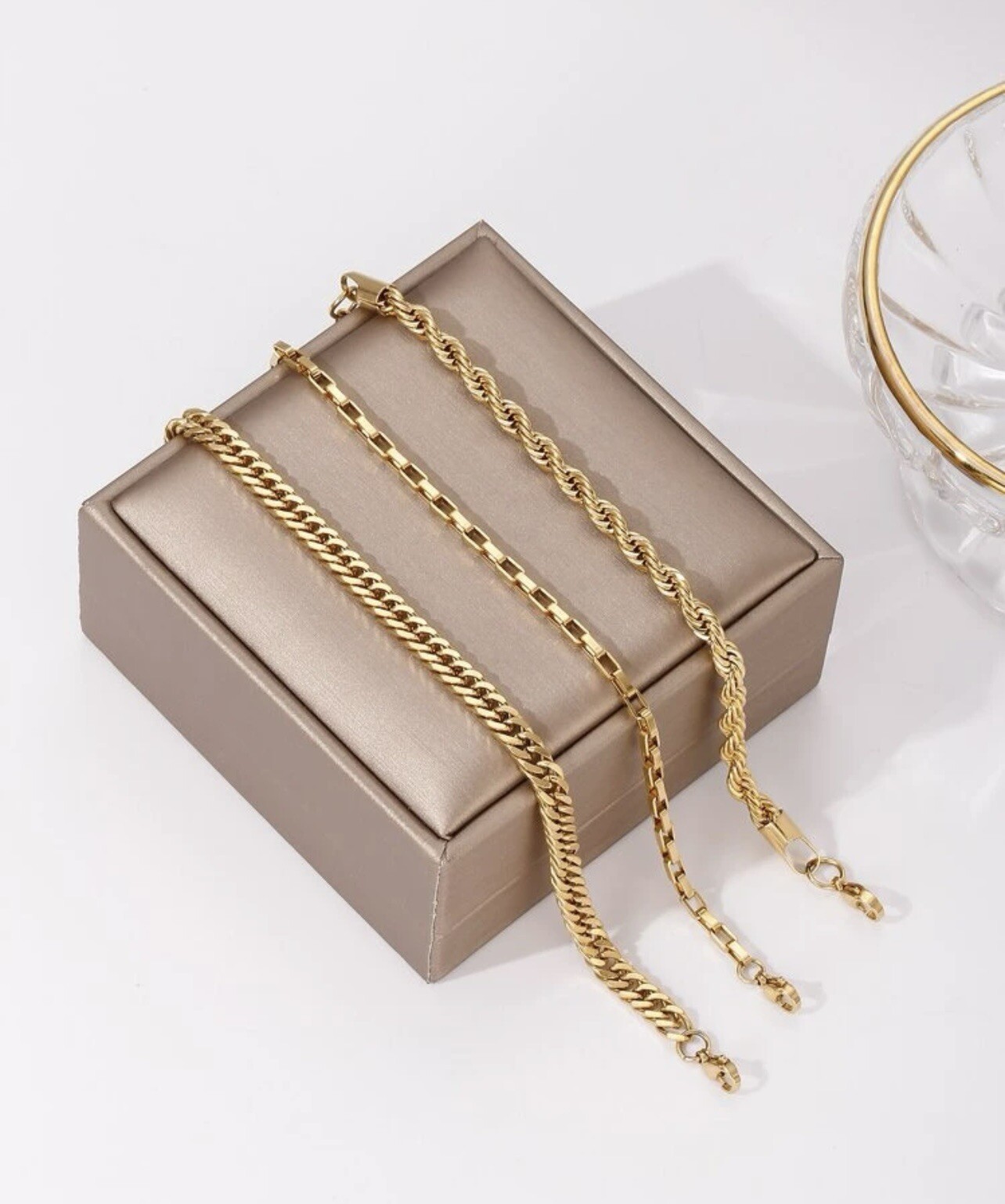Chaine poignet dore pour femme et homme a porter au bureau comme en soiree lot de 3 bracelets