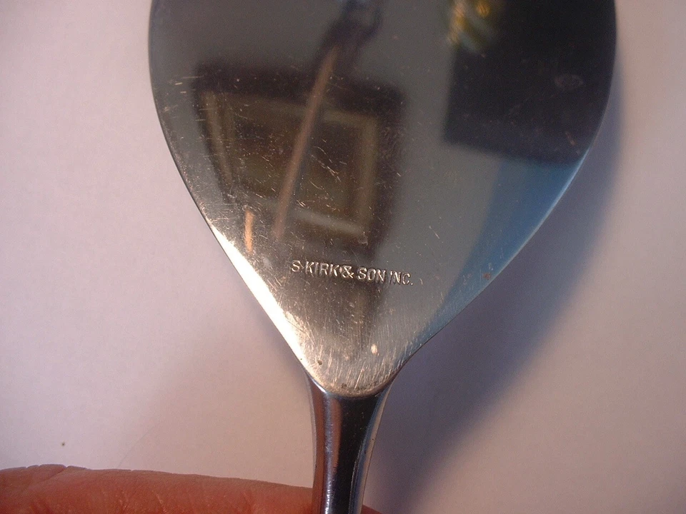 Servidor de bolo plano vintage S. Kirk & Son Inc. com cabo de esterlina 9 3/8" - Imagem 4 de 4