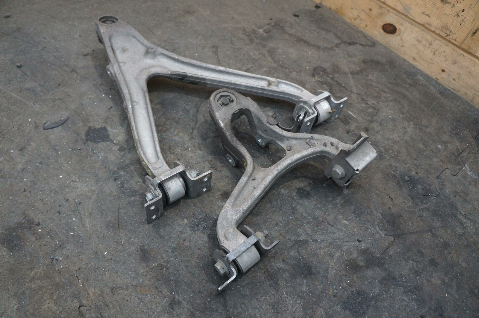 Set 2 Front Right Lower Upper Control Arm OEM Lamborghini Gallardo LP560 Spyder