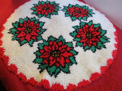 Finished Bucilla Latch Hook Hooked Tree Skirt Rug Poinsettia Christmas 39"W 1970 - Picture 5 of 12