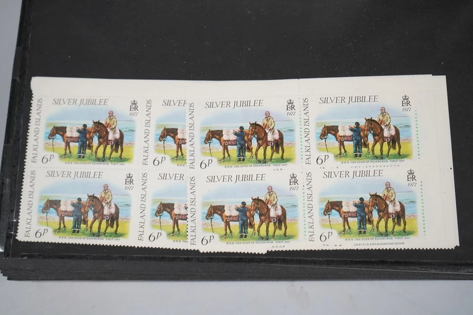 COLECCIÓN JUBILEO PLATA BRITÁNICA DE 450+ SELLOS, 30 HOJAS DE RECUERDO, 2 FOLLETOS Foto 2 de 4