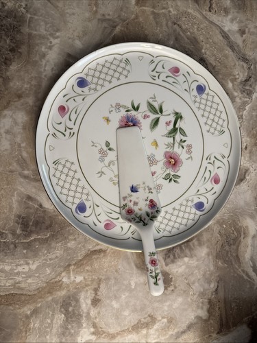 VINTAGE LORD & TAYLOR PORCELAIN CAKE SERVING SET (CAKE PLATE WITH SERVER) - Picture 8 of 11