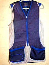 BERETTA DT11 CLAY PIGEON SHOOTING VEST SIZE MEDIUM SHOTGUN IN A GOOD CONDITION