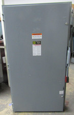    SQUARE D 600 AMP NON-FUSED SAFETY SWITCH TYPE 1 600 VAC 3 PHASE 500 HP HU336