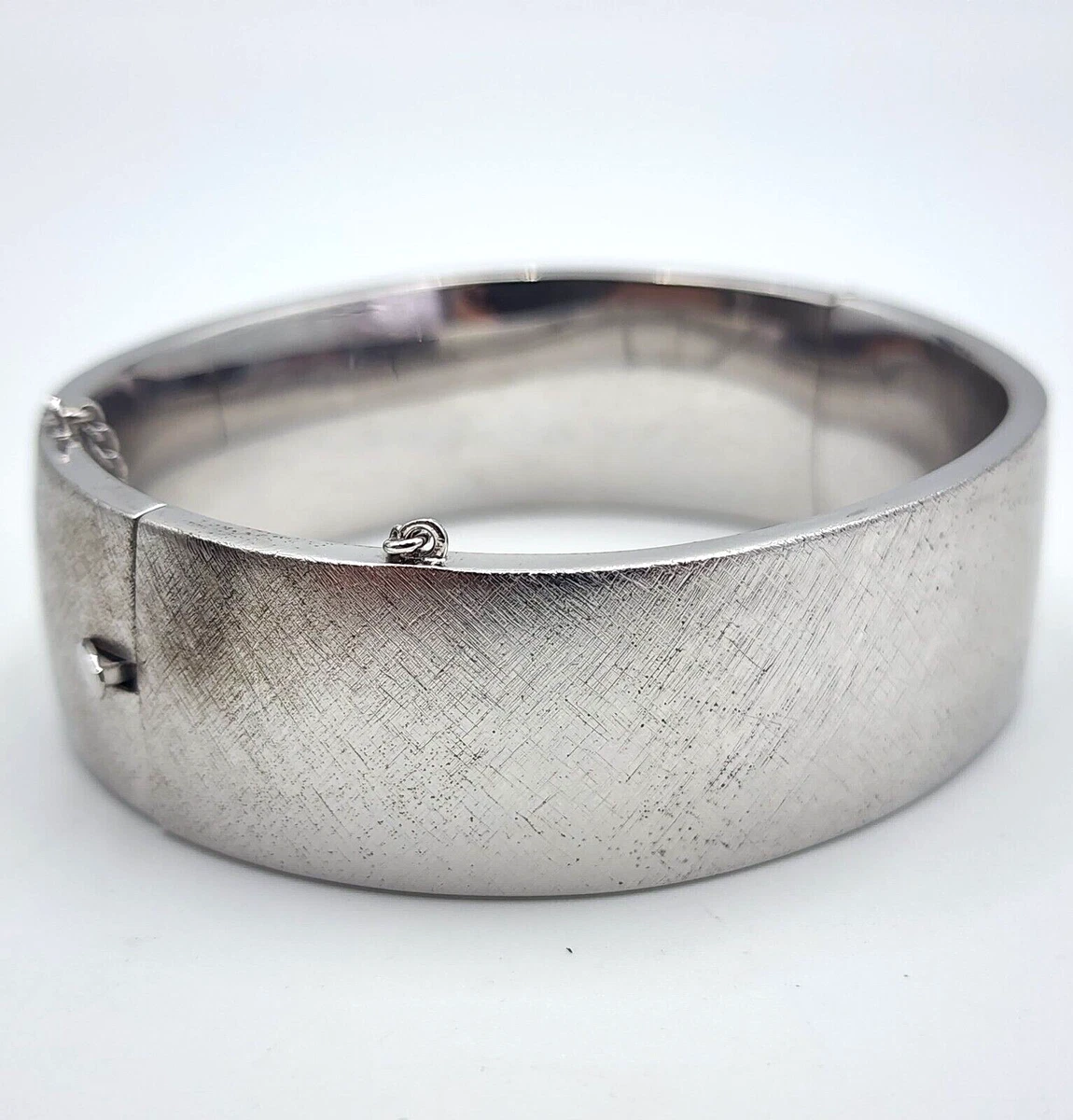 Bangle bracelet hotsell hinges