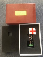 W Britain Britains RC2 41097 Sir Thomas Strickland w/ Banner of St. George
