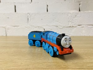 tren thomas de madera