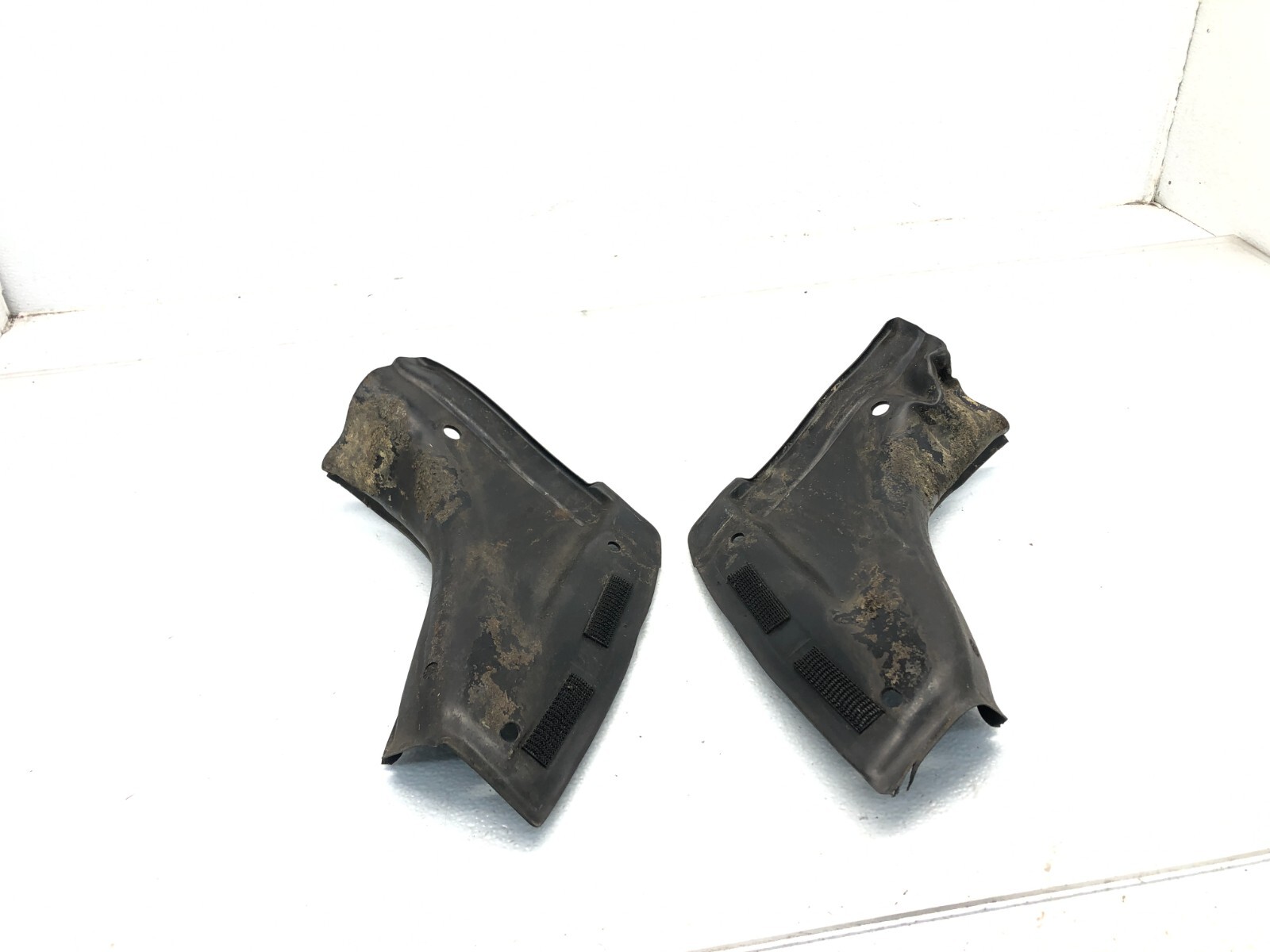 2008-2019 MASERATI GRANTURISMO S M145 LEFT RIGHT REAR LIGHT TRIM COVER PAIR OEM