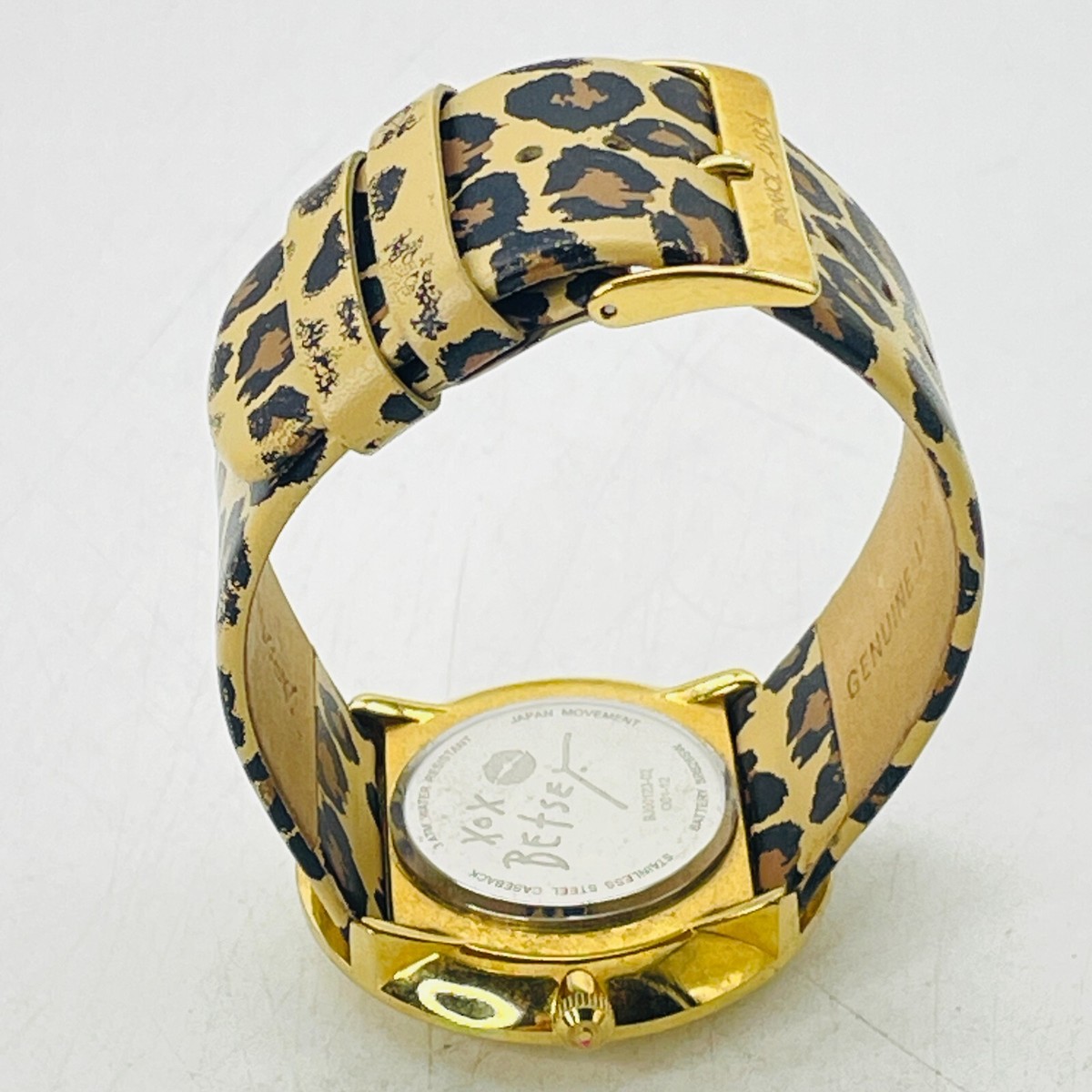 BETSEY JOHNSON Ladies Wristwatch Quartz Faceted Crystal 