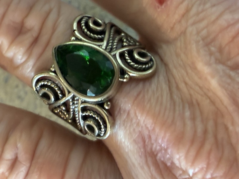 ON SALE! Vintage Green Glass Teardrop Ring Has Design See Pictures Please!