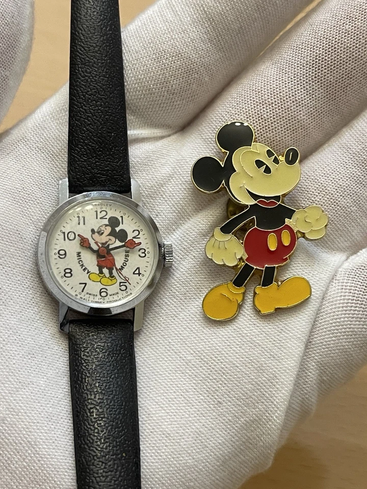 Vintage Bradley Mickey Mouse Hand-Wind Watch Swiss Made Men’s Collectible 26mm - Image 2 of 4