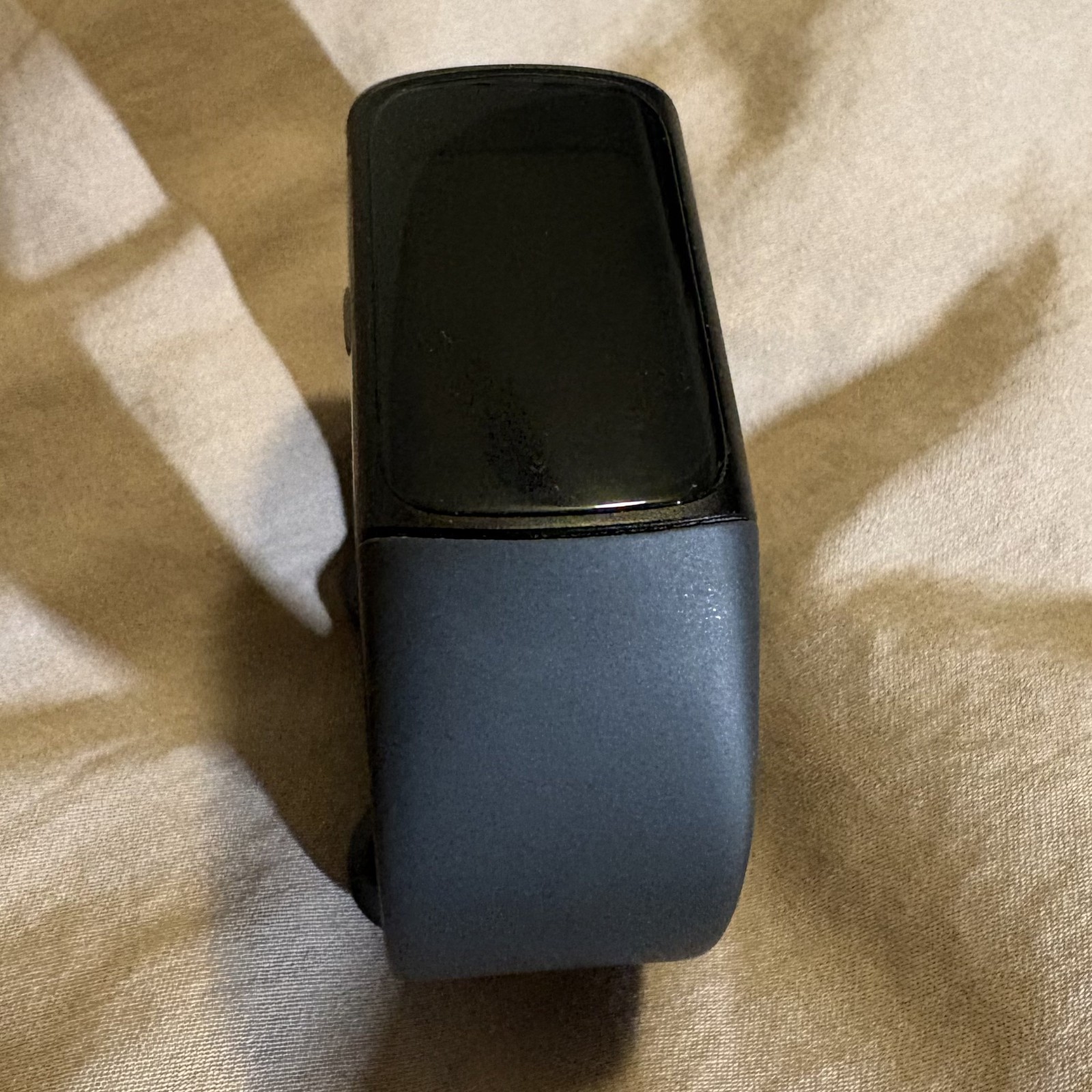 Fitbit Charge 6 Fitness Tracker - Black - GA05183NA - Basically New (Used twice)