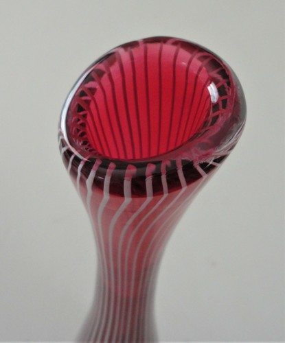 Vtg MCM Modern Lindstrand Kosta Sweden Red White Stripe Zebra Glass Vase LH 1057 - Picture 4 of 6