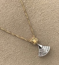 750/18k Yellow/White Gold .30cts tw Natural Diamond Pendent/Necklace 16  -18  