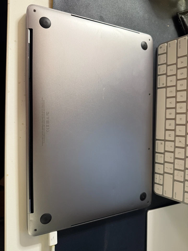 MacBook Pro 13-inch 2018 2.3GHz i5 8GB 256GB /A Used works perfectly reset - Image 2 of 4