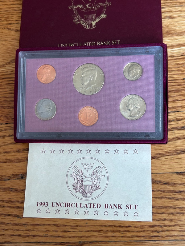 1993 P U.S. MINT UNCIRCULATED COIN BANK SET ~ W/ BOX & COA  aL12