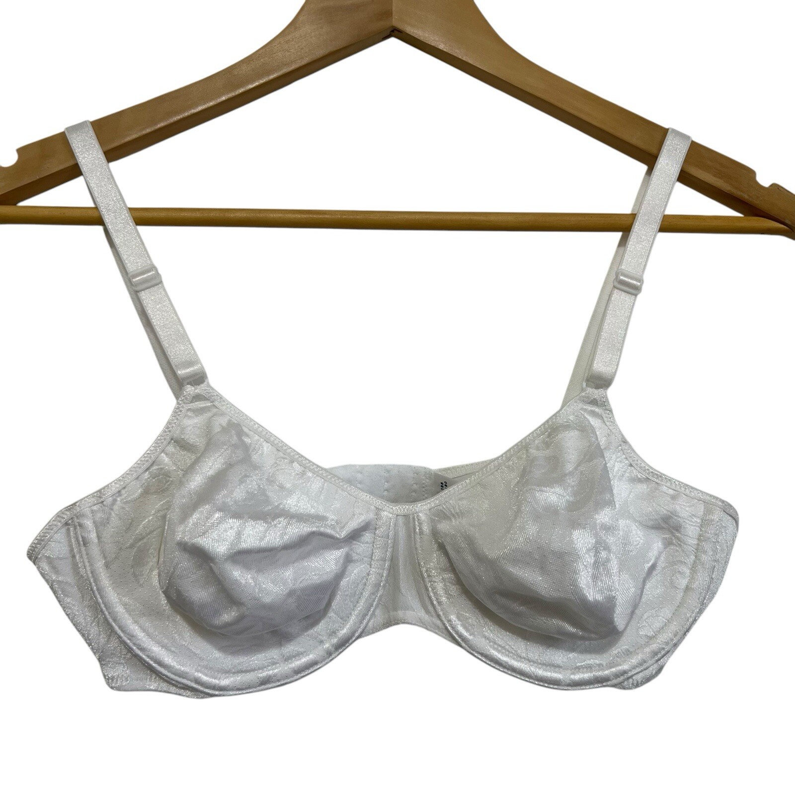 Vintage Vanity Fair White Textured Floral Unlined Underwire Bra 36B NWT