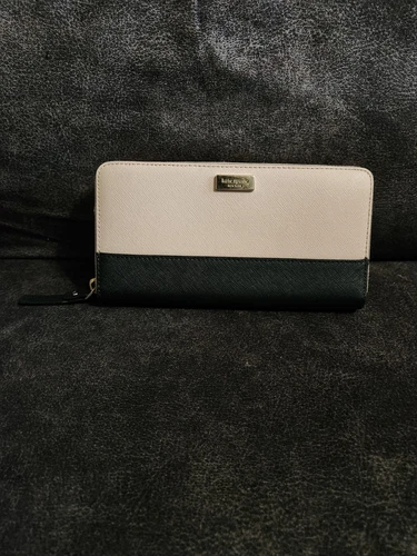 Portafoglio lungo Kate Spade rosa e nero rivestito in pelle con cerniera in ottime condizioni