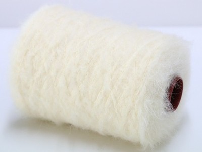 B14 (100 /kg) 250g 73% SOFT LANGHAAR SURI ALPAKA NATUR-WEISS (2) Zwirn Wolle
