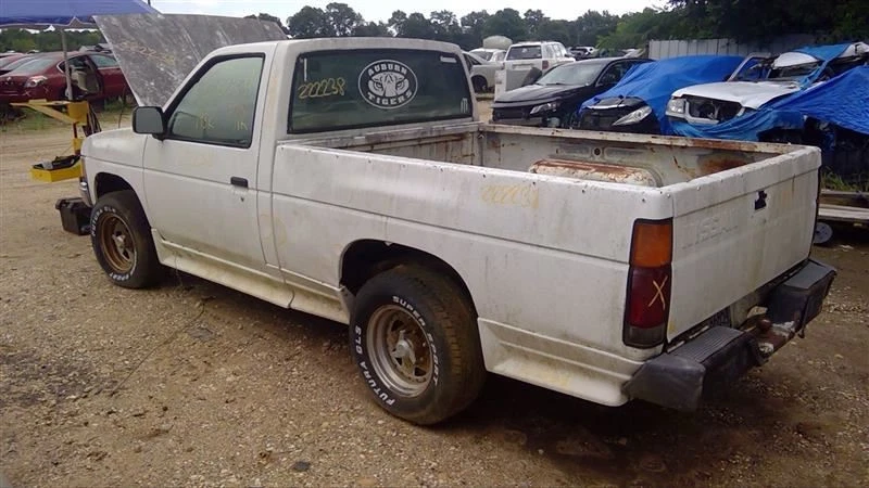 Radiator 4 Cylinder Fits 90-92 NISSAN PICKUP 630253 Foto 3 de 4