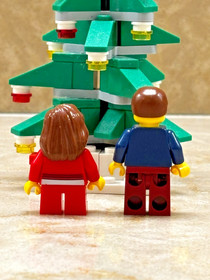 LEGO Seasonal 40058 Decorating the Tree Complete