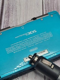Nintendo 3DS Aqua Blue US Handheld System Game Stylus Universal & Car Charger
