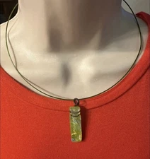 Beautiful Green Necklace with Barrel Clasp