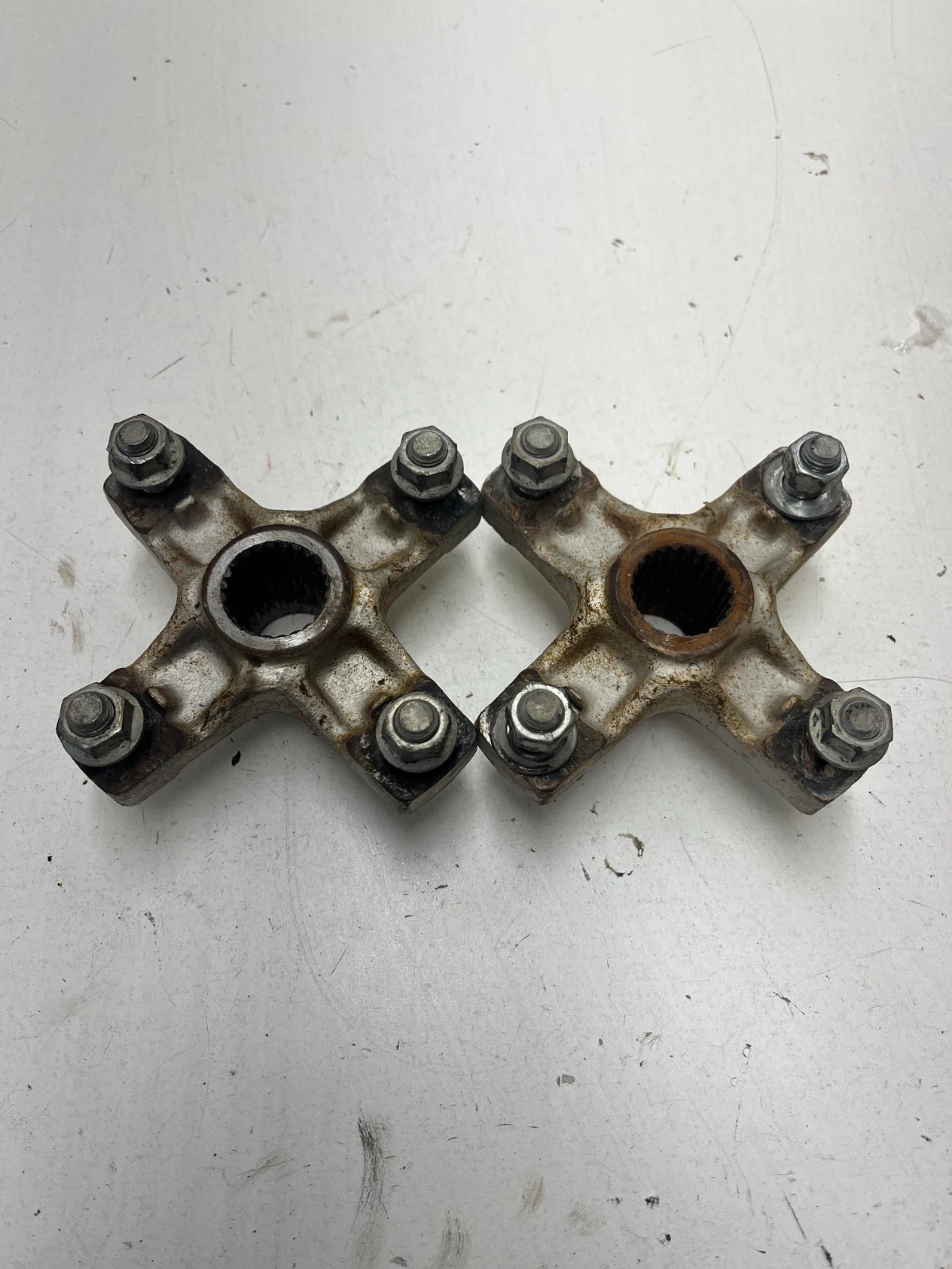 85 1985 Yamaha Tri Z 250 Ytz250 OEM Rear Hubs Hub L R