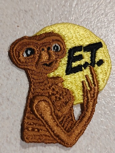 See On 1982 ET Movie Alien Vintage Style Retro Embroidered Patch Applique New - Picture 3 of 3