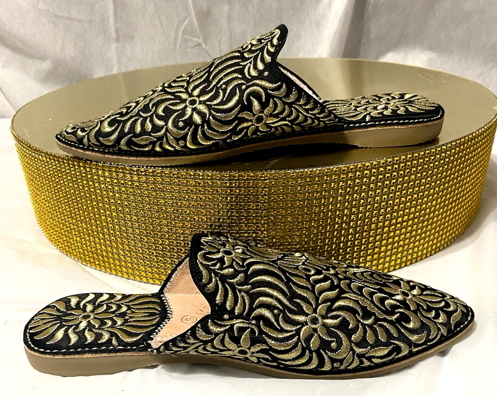 PANTOFOLA D’ORO Pantofole donna La Gazelle El Aymani marocchine nere oro ricamate taglia 9