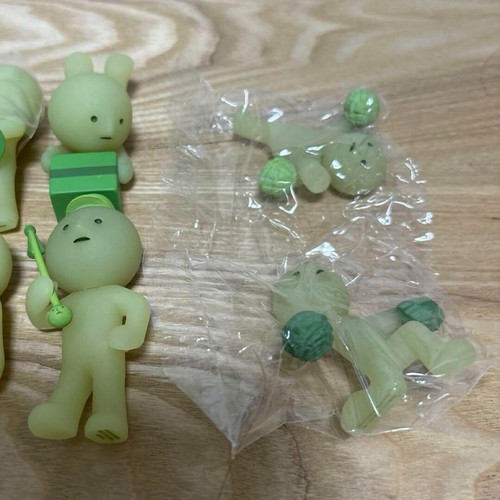 Smiski Museum Fairy Figure Set of 6 pcs Glow in the Dark Dreams Smiski Official - Picture 9 of 10
