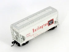 N-Scale Micro-Trains BURLINGTON ACF 2-Bay Covered Hopper CB&Q #183906 Knucks