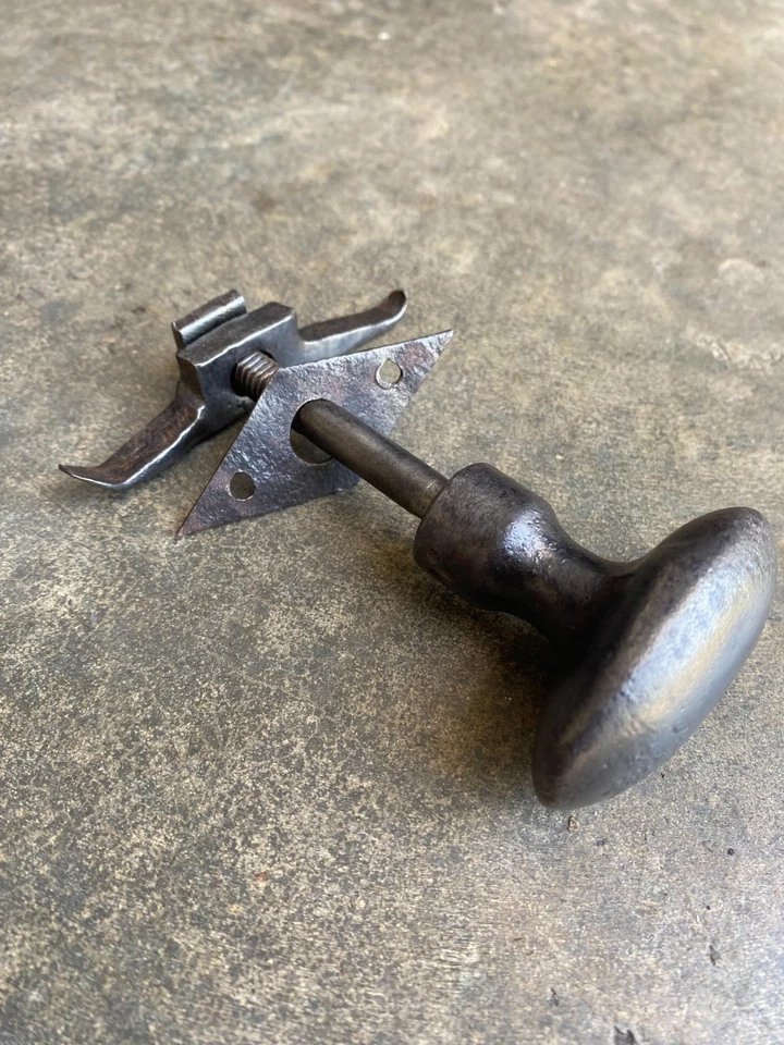 Ancienne poignée de porte en fer forgé,serrure ferrure penture heurtoir targette - Photo 2/3