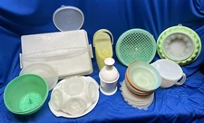 41 pcs Tupperware: lettuce keeper, food chopper, bowls, pitcher, Jell-O molds, +