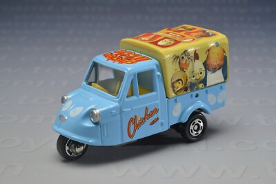 Tomica Disney D-16 DAIHATSU MIDGET (CHICKEN LITTLE) Scale 1/50