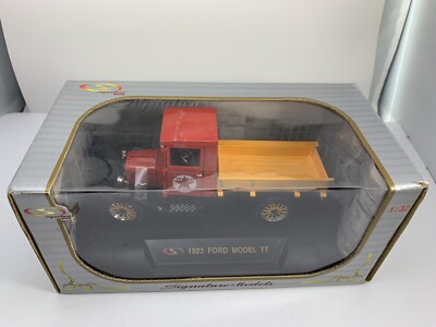 NEW Diecast 1923 FORD MODEL TT ''Texaco'' Pickup Truck 1:32 Signature Models 32323
