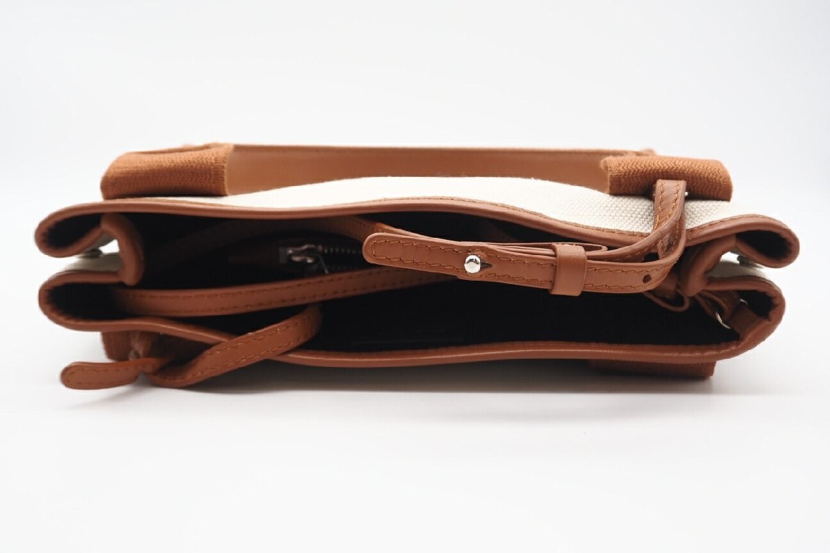 Returns within 3 days accepted  Condition BALENCI… - image 6