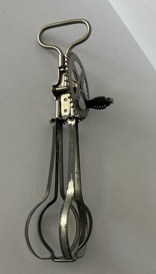Vintage 1929 Manual Hand Egg Beater Mixer Made in the USA