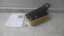 Enerpac PATG1102N 1/4 In FNPT Air Inlet 10000 PSI Cap Air Powered Hydraulic Pump