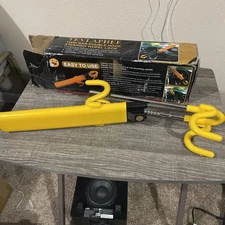 TEVLAPHEE STEERING WHEEL LOCK - BLACK - no keys- open box