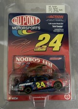 Jeff Gordon 2001 #24 Dupont Chevy Monte Carlo 1/64 Diecast Detachable Body