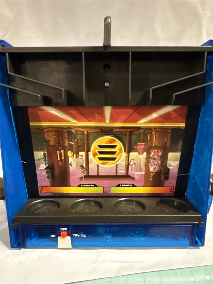 РАБОТАЕТ! Legends Of Akedo ОКОНЧАТЕЛЬНАЯ БОЕВАЯ АРЕНА + Фигурки Nightblade Miss Slither - Изображение 3 из 4