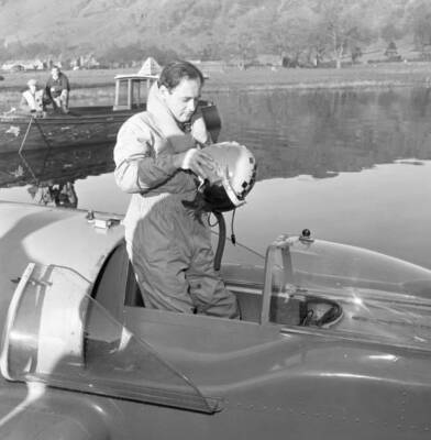 #ad Donald Campbell at Coniston Water 7th November 1957 Donald C 1957 Old Photo 6 AU $9.00
